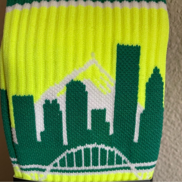 NWT Portland Skyline Socks - Picture 2 of 4